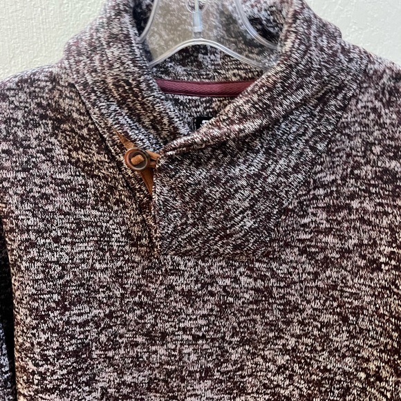 Le 31 Par Simons V Neck Turtleneck Sweater Men’s Size M 100% Polyester Maroon - Picture 5 of 16